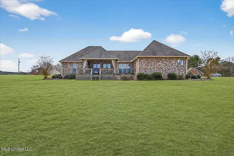 Exterior - 1010 Orleans Dr, Summit, MS 39666 photo 7 of 8