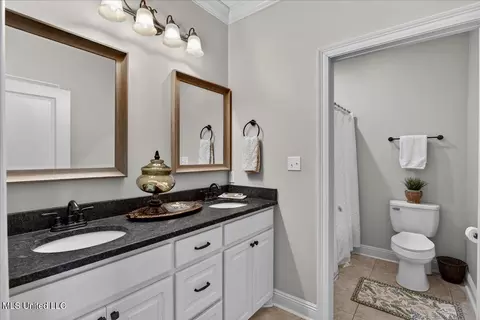 Bath - 1010 Orleans Dr, Summit, MS 39666 photo 3 of 3