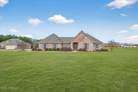 Exterior - 1010 Orleans Dr, Summit, MS 39666 photo 2 of 8