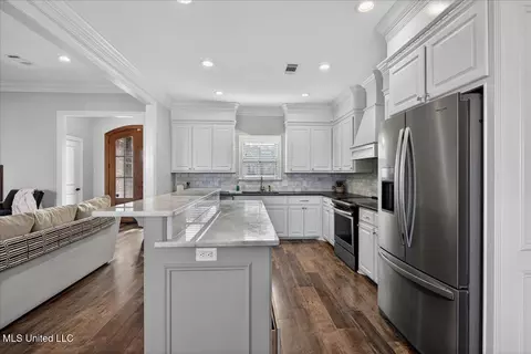 Kitchen - 1010 Orleans Dr, Summit, MS 39666 photo 2 of 3