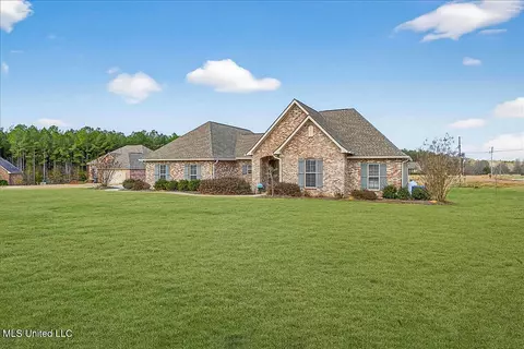 1010 Orleans Dr, Summit, MS 39666