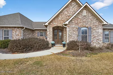 Exterior - 1010 Orleans Dr, Summit, MS 39666 photo 3 of 8