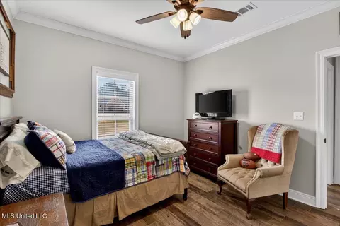 Bedroom - 1010 Orleans Dr, Summit, MS 39666 photo 5 of 6