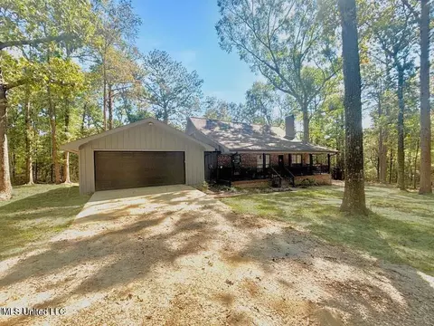 25 David Johnson Rd, Poplarville, MS 39470