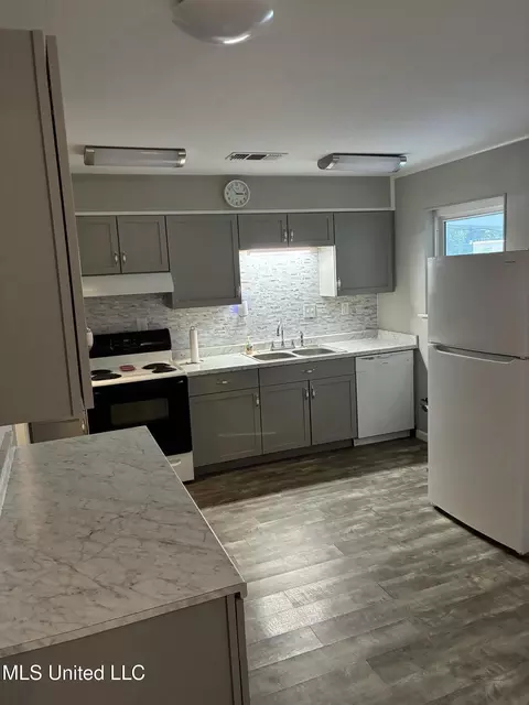 Kitchen - 3 Bainbridge Pl, Long Beach, MS 39560 photo 1 of 2
