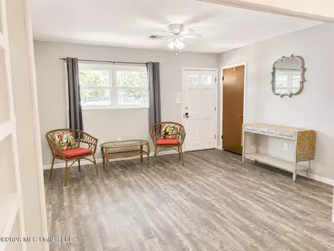 Living - 3 Bainbridge Pl, Long Beach, MS 39560 photo 1 of 3
