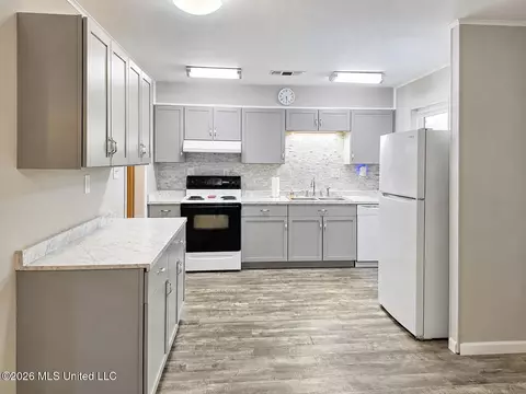 Kitchen - 3 Bainbridge Pl, Long Beach, MS 39560 photo 1 of 2
