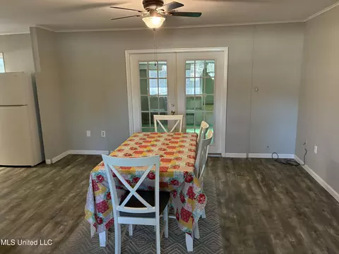 Dining - 3 Bainbridge Pl, Long Beach, MS 39560 photo 1 of 1