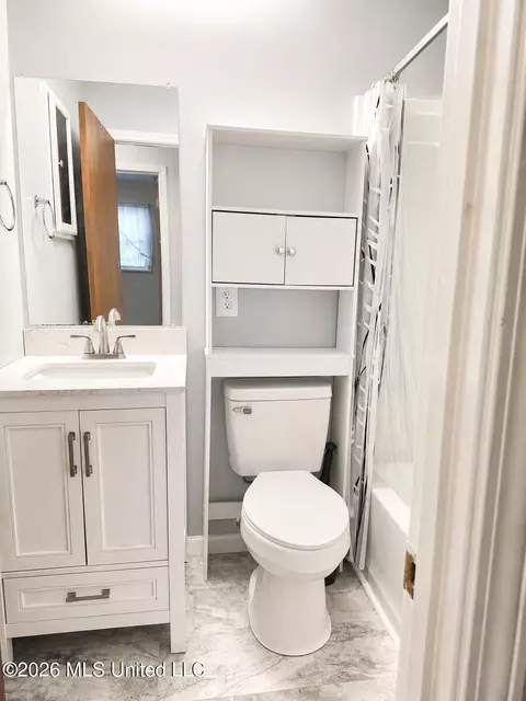 Bath - 3 Bainbridge Pl, Long Beach, MS 39560 photo 1 of 2