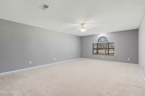 Living - 3555 Bonner Dr, Olive Branch, MS 38654 photo 4 of 4