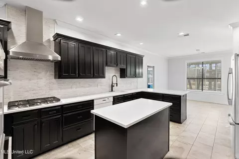 Kitchen - 3555 Bonner Dr, Olive Branch, MS 38654 photo 2 of 3