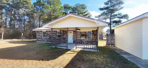 17184 Fenton Dedeaux Rd, Kiln, MS 39556