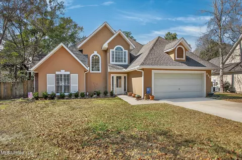 803 Woodglen Dr, Ocean Springs, MS 39564