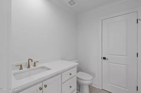 Bath - 103 Charleston Cv, Madison, MS 39110 photo 2 of 12