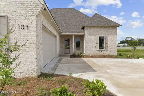 Exterior - 103 Charleston Cv, Madison, MS 39110 photo 5 of 13