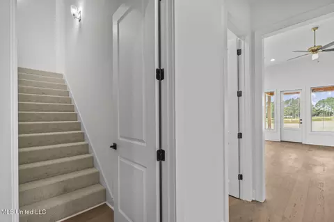 Entry Way - 103 Charleston Cv, Madison, MS 39110 photo 7 of 8