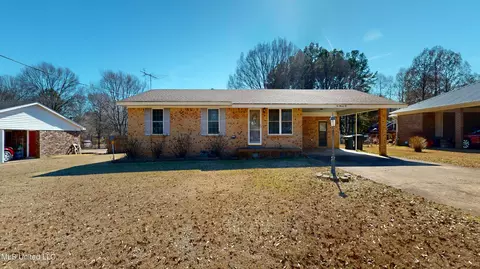 210 Southern Ave, Senatobia, MS 38668