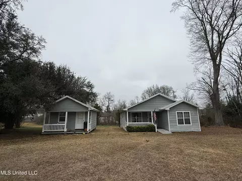 1002 Elm Dr, Mccomb, MS 39648
