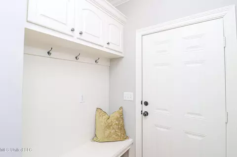 Entry Way - 212 Falls Xing, Madison, MS 39110 photo 1 of 1