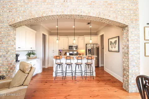 Kitchen - 212 Falls Xing, Madison, MS 39110 photo 1 of 4