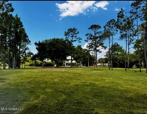 341 Poindexter Dr, Pass Christian, MS 39571