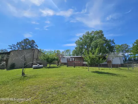 144 Harlan Davis Rd, Lumberton, MS 39455