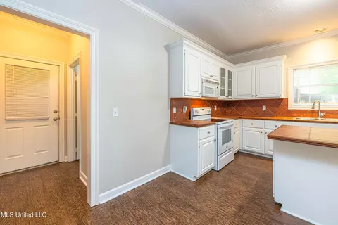 Entry Way - 421 Violet Dr, Madison, MS 39110 photo 1 of 1
