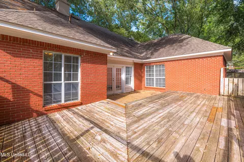 Exterior - 421 Violet Dr, Madison, MS 39110 photo 9 of 10