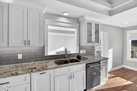 Kitchen - 7928 Hapuna Pl, Diamondhead, MS 39525 photo 5 of 5