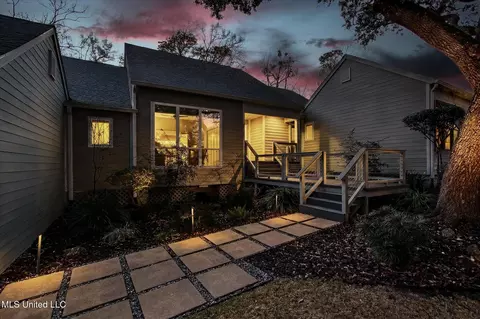 Exterior - 7928 Hapuna Pl, Diamondhead, MS 39525 photo 10 of 17