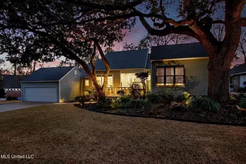 Exterior - 7928 Hapuna Pl, Diamondhead, MS 39525 photo 13 of 17