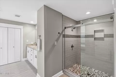 Bath - 7928 Hapuna Pl, Diamondhead, MS 39525 photo 1 of 5