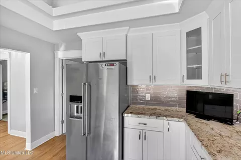 Kitchen - 7928 Hapuna Pl, Diamondhead, MS 39525 photo 3 of 5