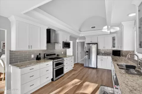 Kitchen - 7928 Hapuna Pl, Diamondhead, MS 39525 photo 1 of 5