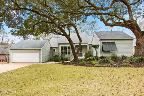 7928 Hapuna Pl, Diamondhead, MS 39525