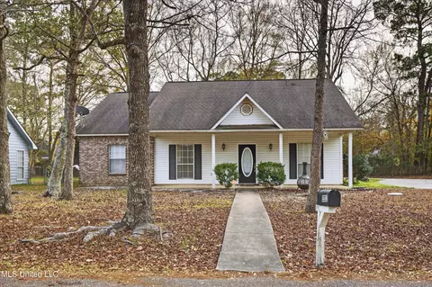 3313 Neptune Dr, Gautier, MS 39553