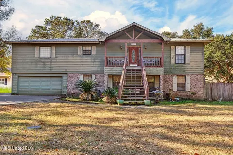 2643 Windward Dr, Gautier, MS 39553