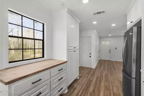 Entry Way - 18285 Midway Rd, Terry, MS 39170 photo 1 of 3