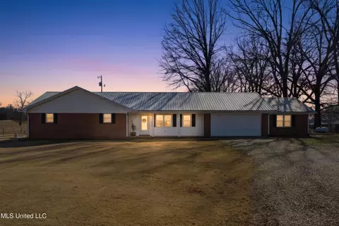 3000 Looxahoma-tyro Rd, Senatobia, MS 38668