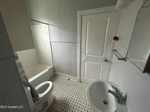 Bath - 366 E Center St, Canton, MS 39046 photo 2 of 3