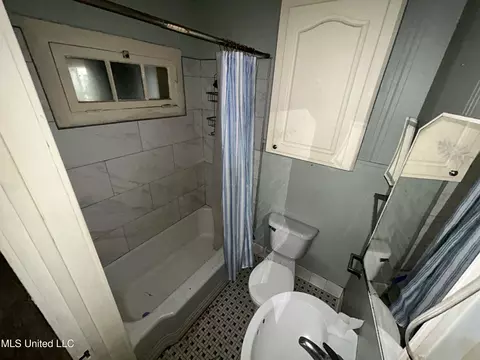 Bath - 366 E Center St, Canton, MS 39046 photo 3 of 3