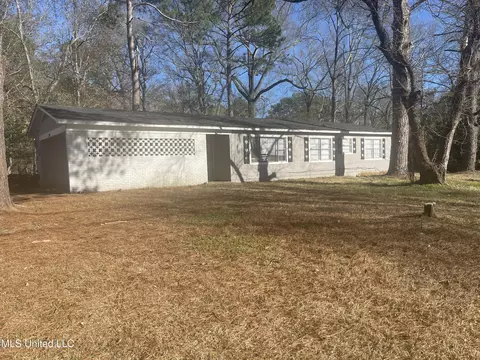 1110 Maria Dr, Jackson, MS 39204