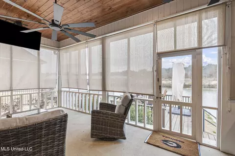 Exterior - 99 Harbor View Dr, Madison, MS 39110 photo 7 of 14