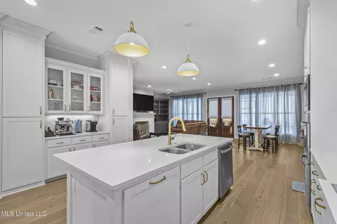 Kitchen - 99 Harbor View Dr, Madison, MS 39110 photo 5 of 5