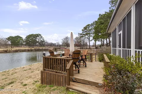 Exterior - 99 Harbor View Dr, Madison, MS 39110 photo 13 of 14