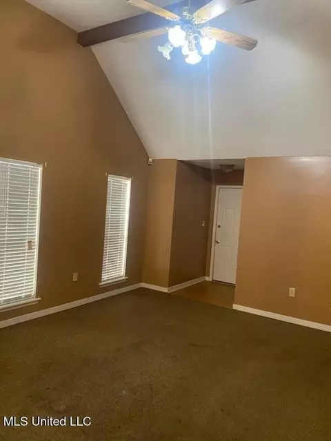 Living - 6162 Clarence Dr, Jackson, MS 39206 photo 1 of 1