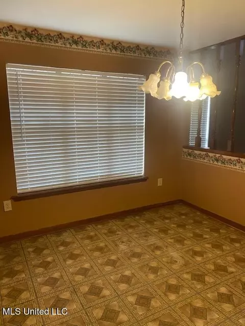 Dining - 6162 Clarence Dr, Jackson, MS 39206 photo 1 of 1