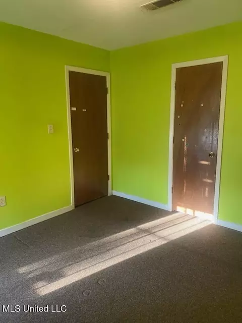 Bedroom - 6162 Clarence Dr, Jackson, MS 39206 photo 2 of 3