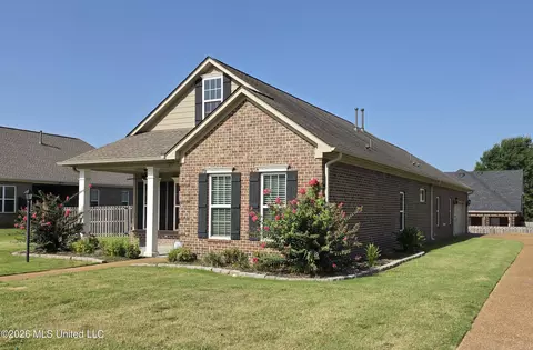 Exterior - 7291 Wind Dr, Olive Branch, MS 38654 photo 2 of 4