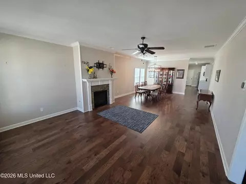 Living - 7291 Wind Dr, Olive Branch, MS 38654 photo 1 of 1